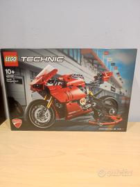 Lego Ducati Panigale V4 R