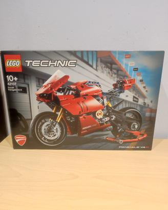 Lego Ducati Panigale V4 R