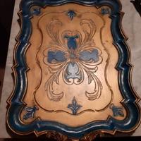 Vassoio antico in plastica effetto legno decorato