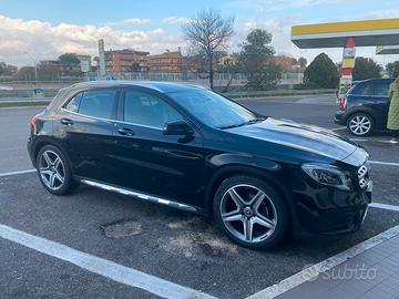 Mercedes GLA 200 premium