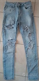 Jeans strappati hot sale ragazza zara