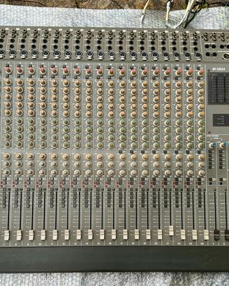Mixer TASCAM M2524