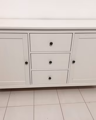 Buffet Hemnes di Ikea