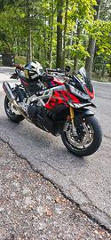 Aprilia tuono v4 factory 