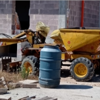 Dumper con retroescavatore
