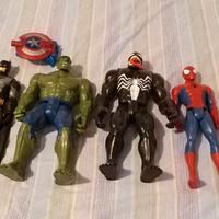 6 personaggi marvel e dc e scudo per suoni