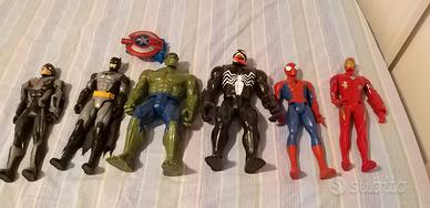 6 personaggi marvel e dc e scudo per suoni