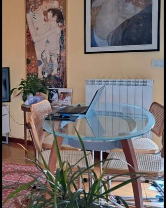 Tavolo e sedie 