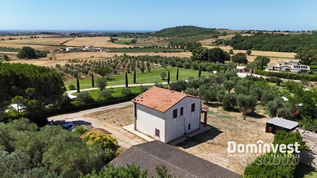 Rustico / Casale di 204 m² con 5 locali a Capalbio - Altro