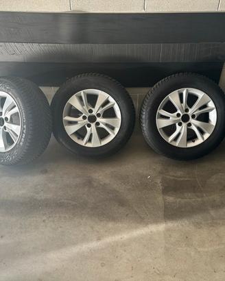 Cerchi con  gomme invernali nokian  honda HRV
