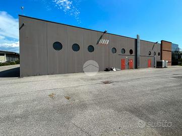 CAPANNONE A PONCARALE