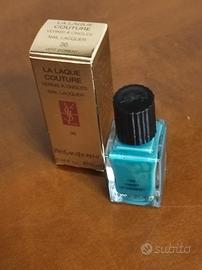 La laque couture Saint Laurent 