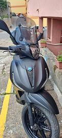Paggio Beverly 300 Deep Black 