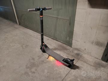 monopattino Segway Ninebot KickScooter ES2