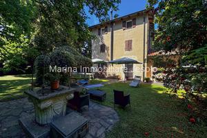 Villa d'Epoca Immersa nel Verde a Jesolo Paese