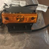 Luce laterale LED arancione 24V con cavo 0,5M P&R