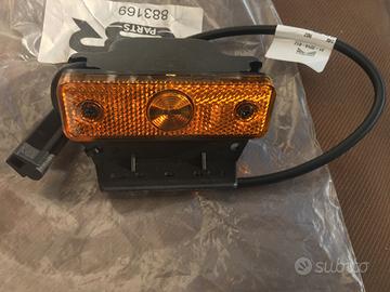 Luce laterale LED arancione 24V con cavo 0,5M P&R