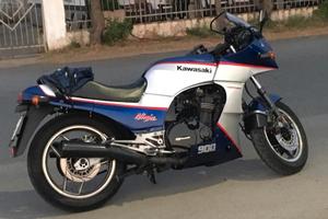 Kawasaki GPZ 900 - 1985