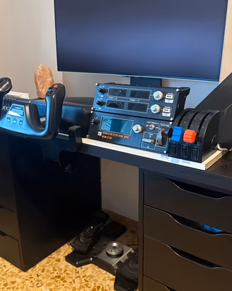 Postazione Flight Simulator Logitech Saitek