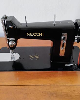 Macchina da cucire Necchi