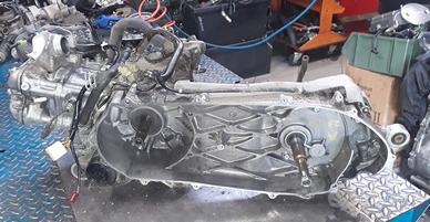 SH 300 06-09 : motore NF02E