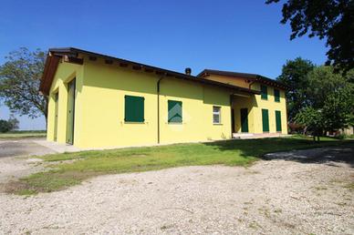 VILLA SINGOLA A SAN GIOVANNI IN PERSICETO