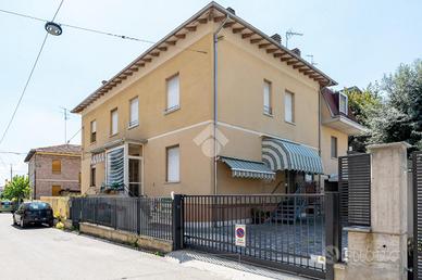 PORZIONE DI TRIFAMILIARE A VIGNOLA