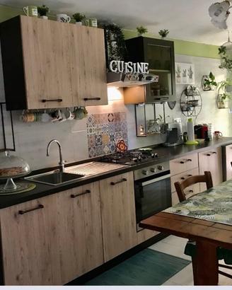 Cucina lineare stile " industriale"
