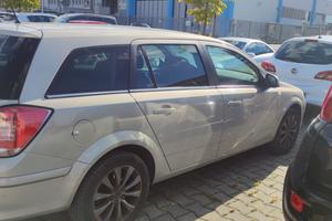 Opel astra sw 116 cv 1.6 gpl 2010