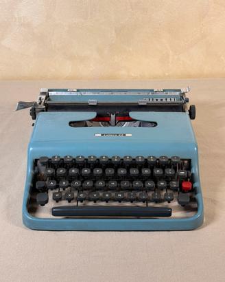 Olivetti Lettera 22 + “Musica per parole” 33 giri