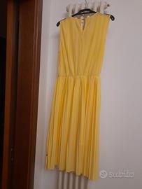 vestito giallo pastello plissettato
