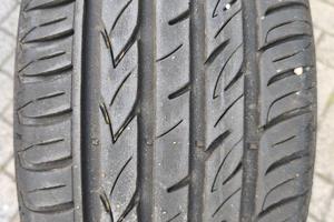 Gomme 215/55/R17