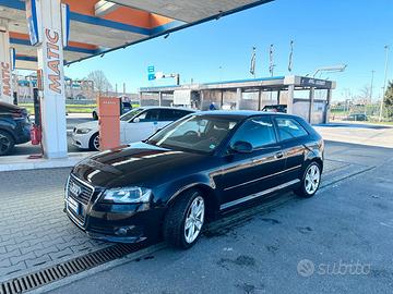 Audi A3 1.6 TDi Ambition 105cv
