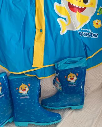 Stivali e mantella per  pioggia Babyshark