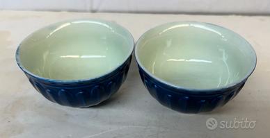 Un paio di tazze. Diametro 3 1/4"