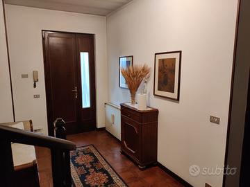 Appartamento 1° piano in villa bifamiliare, 165 mq