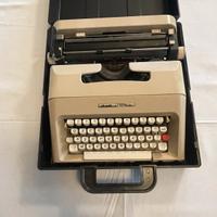 Macchina da scrivere Olivetti - Lettera 35 Ivrea