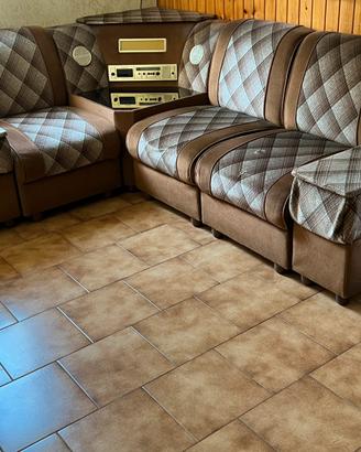 Divano modulare Anni 70’con Radio lettore Cassette