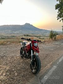 Ducati hypermotard 796 a2