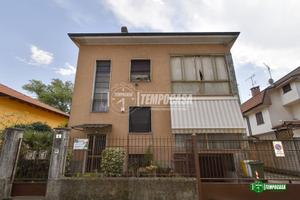 Appartamento trilocale in villa con giardino