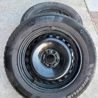 Cerchi ford con gomme invernali