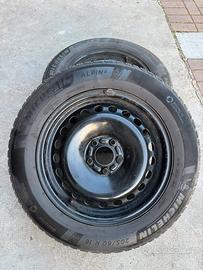 Cerchi ford con gomme invernali