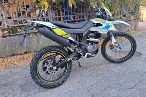 UM DSR 125cc ENDURO MOT. LC APRILIA