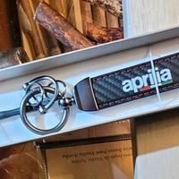 Portachiavi Aprilia in pelle PU, trama stile Carbo