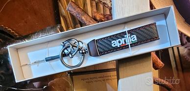 Portachiavi Aprilia in pelle PU, trama stile Carbo