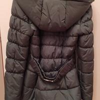 Piumino donna lungo con cappuccio