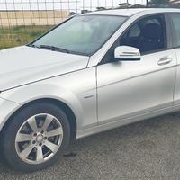 Ricambi Mercedes C 220 W204 del 2012 651911