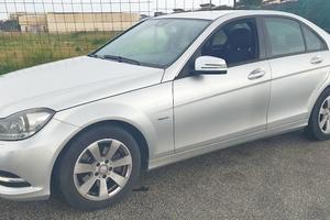 Ricambi Mercedes C 220 W204 del 2012 651911