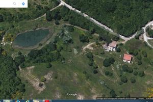 Lago naturale con terreno e ruderi Campobasso