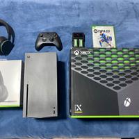 Xbox Series X + Cuffie xbox +Batterie ricaricabili